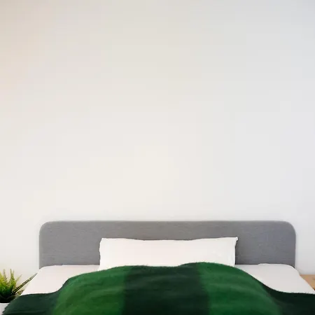 Happy Harrachgasse 3*