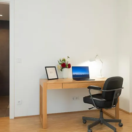 Happy Harrachgasse Aparthotel 3*