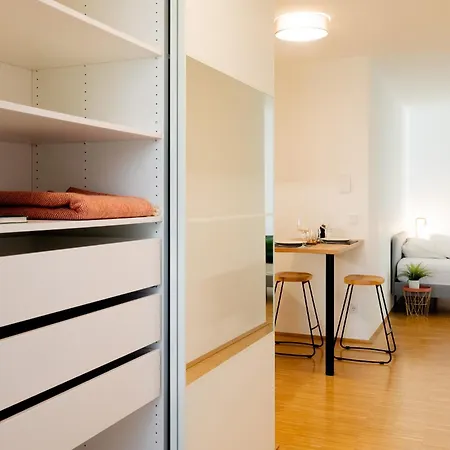 Апарт-отель Happy Harrachgasse 3*