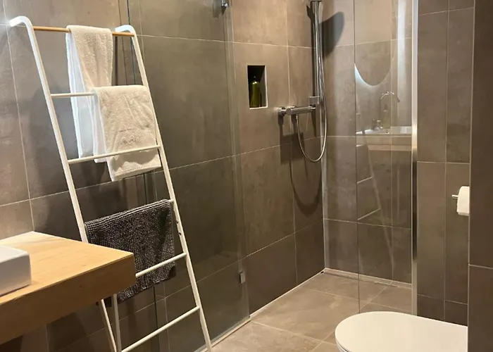 Happy Harrachgasse 3*